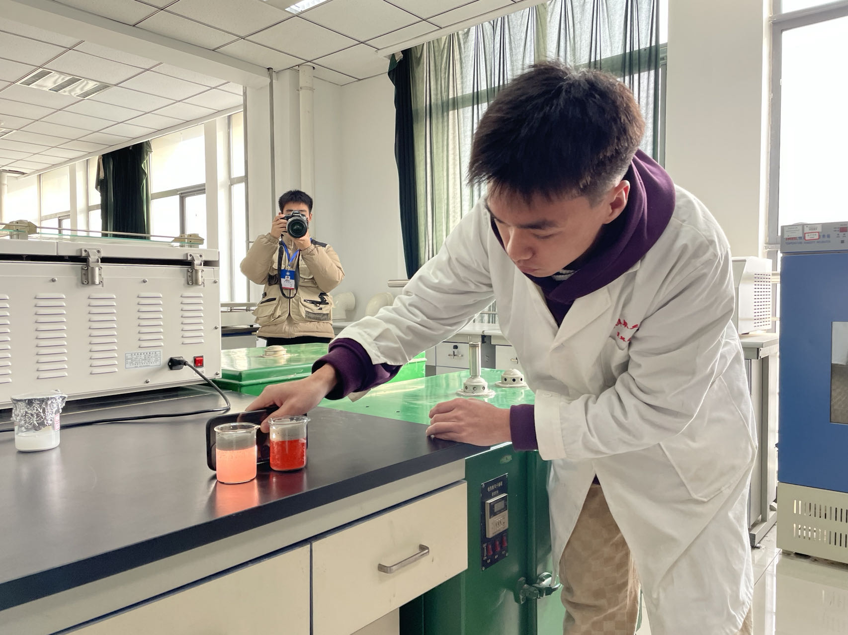 国产精品自产拍在线观看免费：以工匠精神让中国技艺蜚声海外_fororder_11